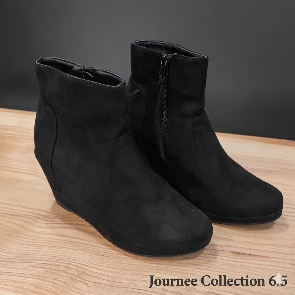 Journee Collection black suede wedge boot 6 1/2